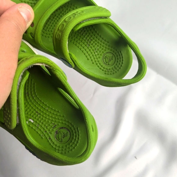 CROCS Baby Sandals Size 4 Green And White Waterproof Hoop And Loops - Picture 5 of 7